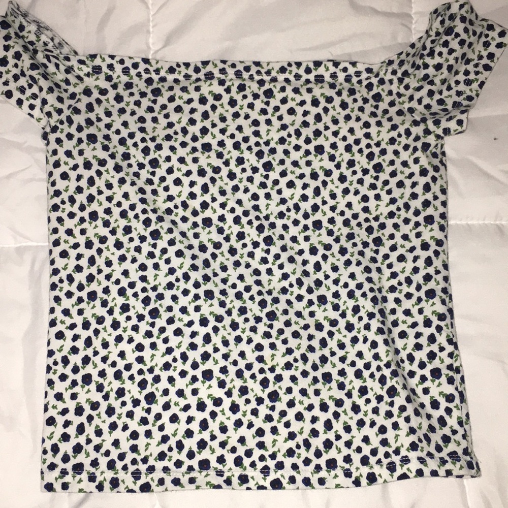 Off the shoulder shirt from pacsun!